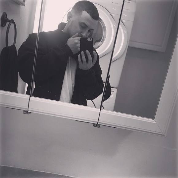 Meet your Posher, Sean - Picture 1 of 1